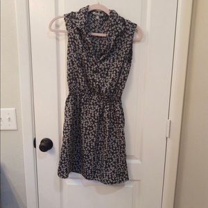 Collared floral sleeveless dress
